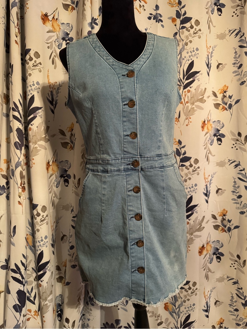Sleeveless Light Blue Denim Button-Front Dress Size Large C3